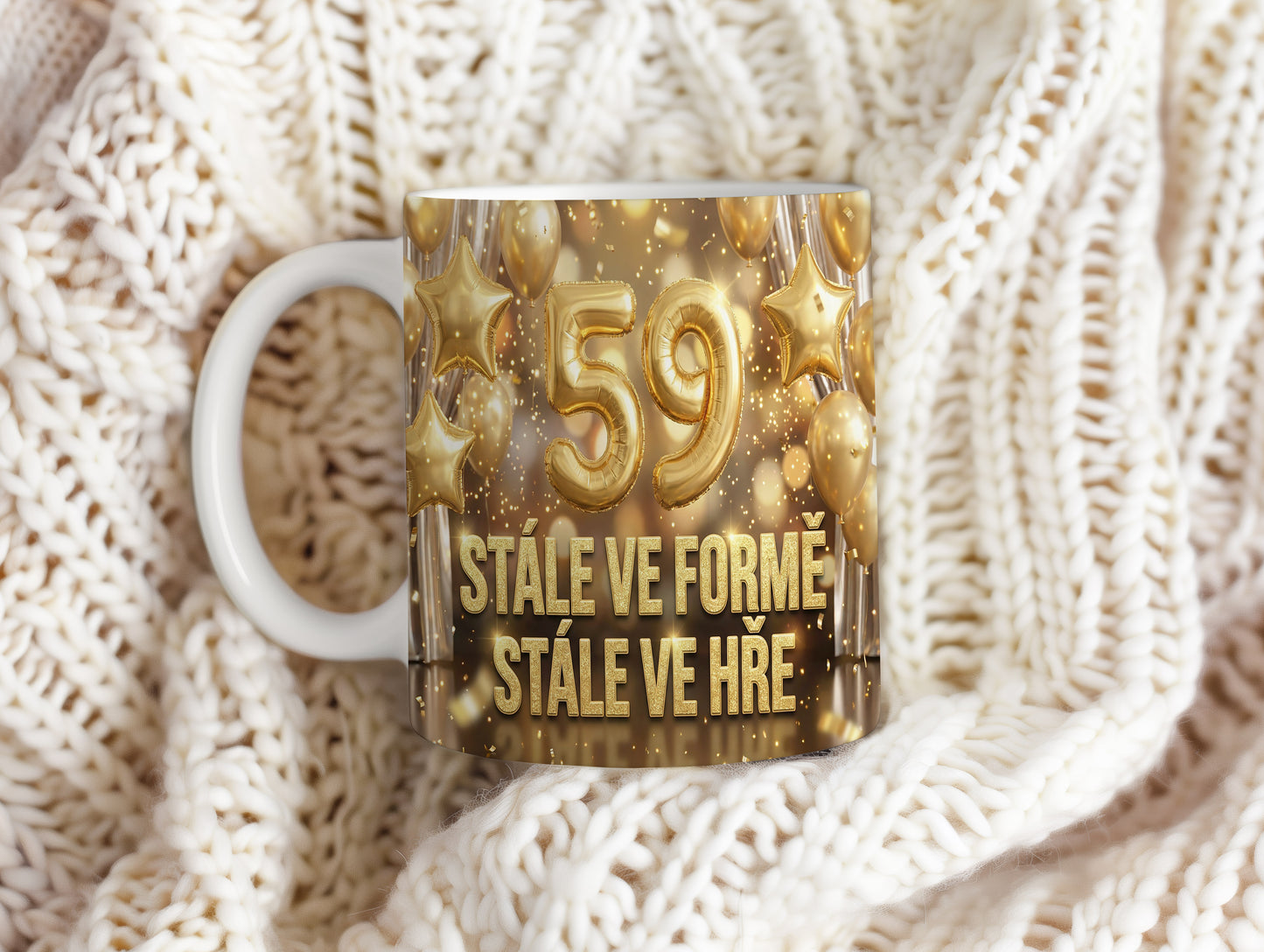 Narozeninový hrnek 59 let – STÁLE VE FORMĚ, STÁLE VE HŘE