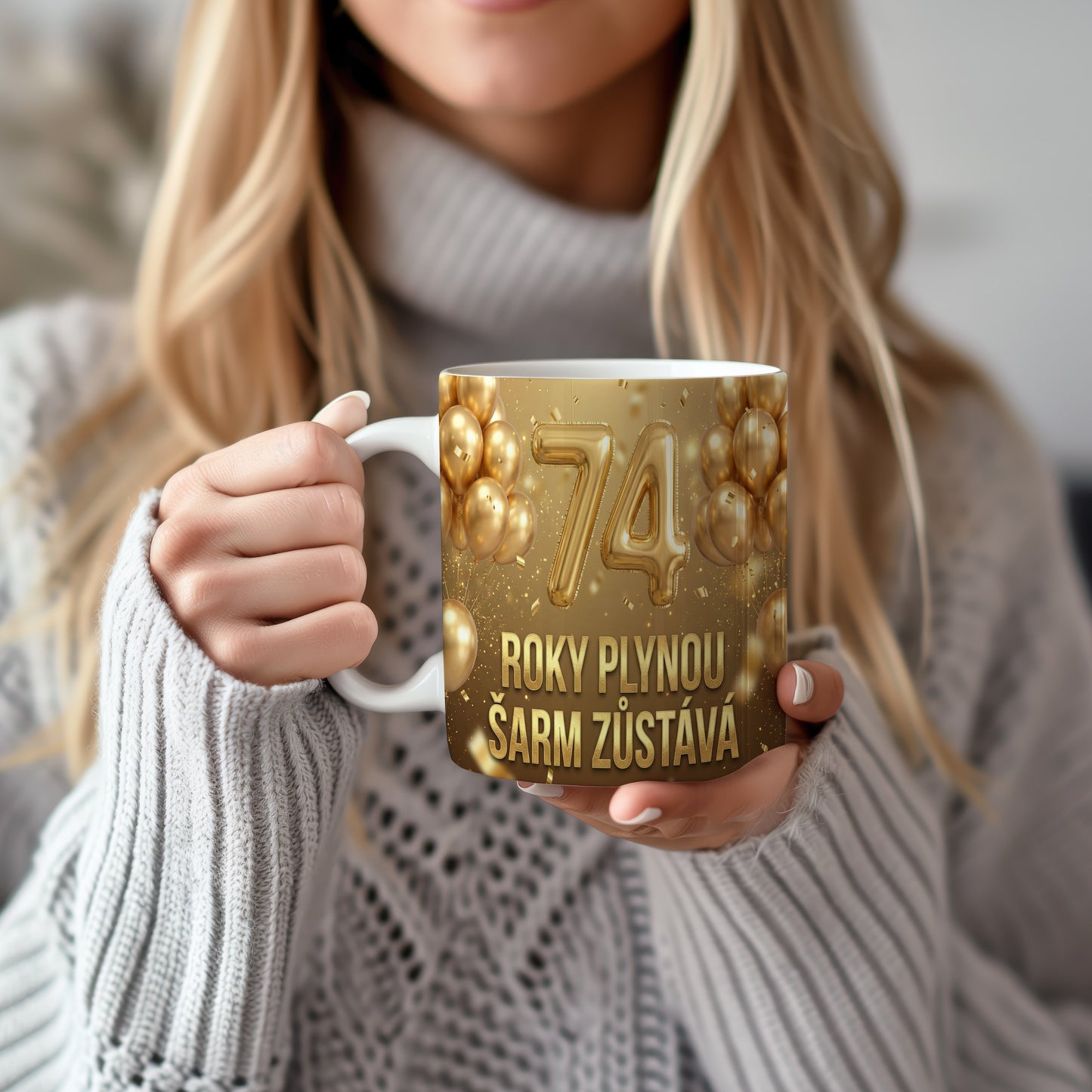 Narozeninový hrnek 74 let – ROKY PLYNOU ŠARM ZŮSTÁVÁ