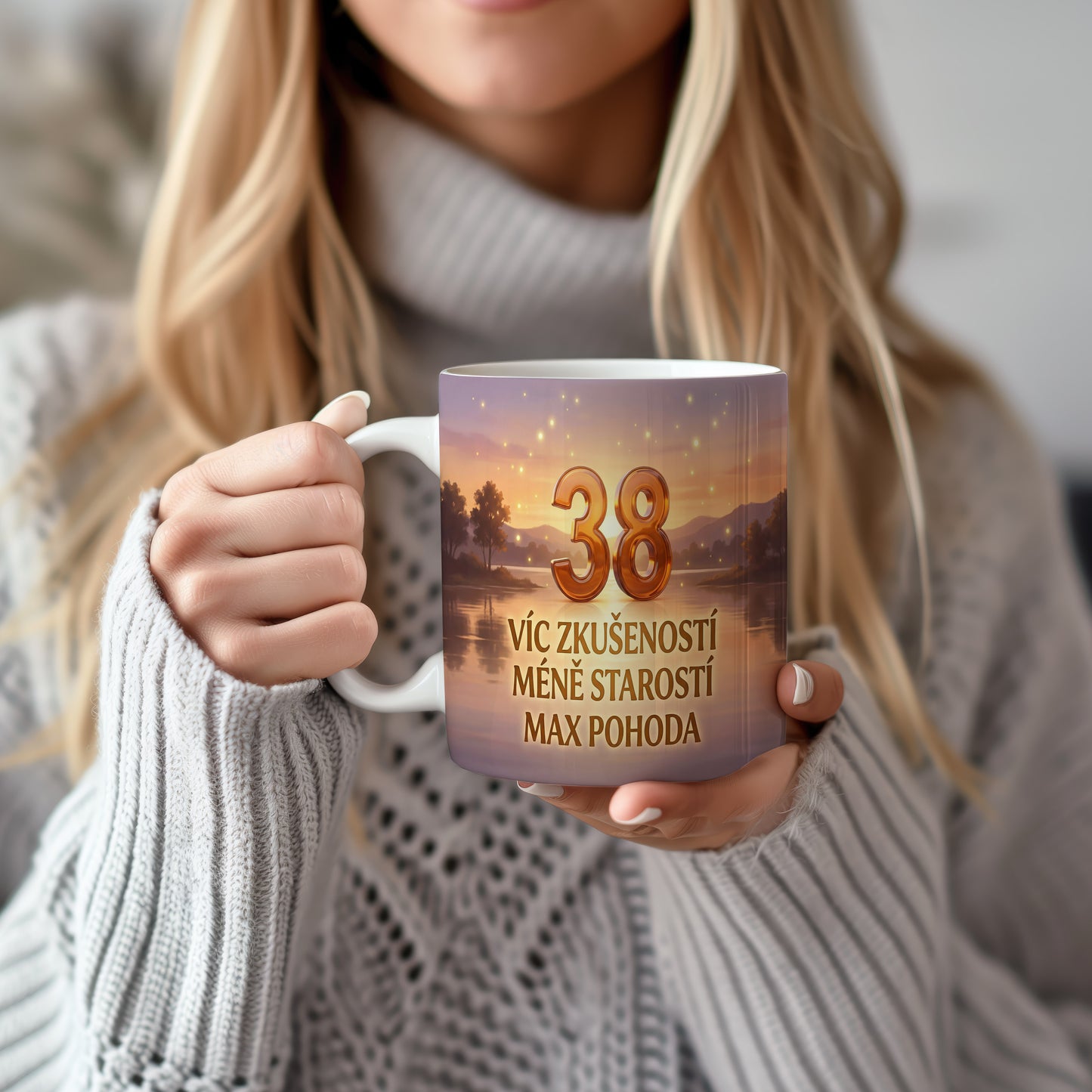 Narozeninový hrnek 38 let – VÍC ZKUŠENOSTÍ MÉNĚ STAROSTÍ MAX POHODA