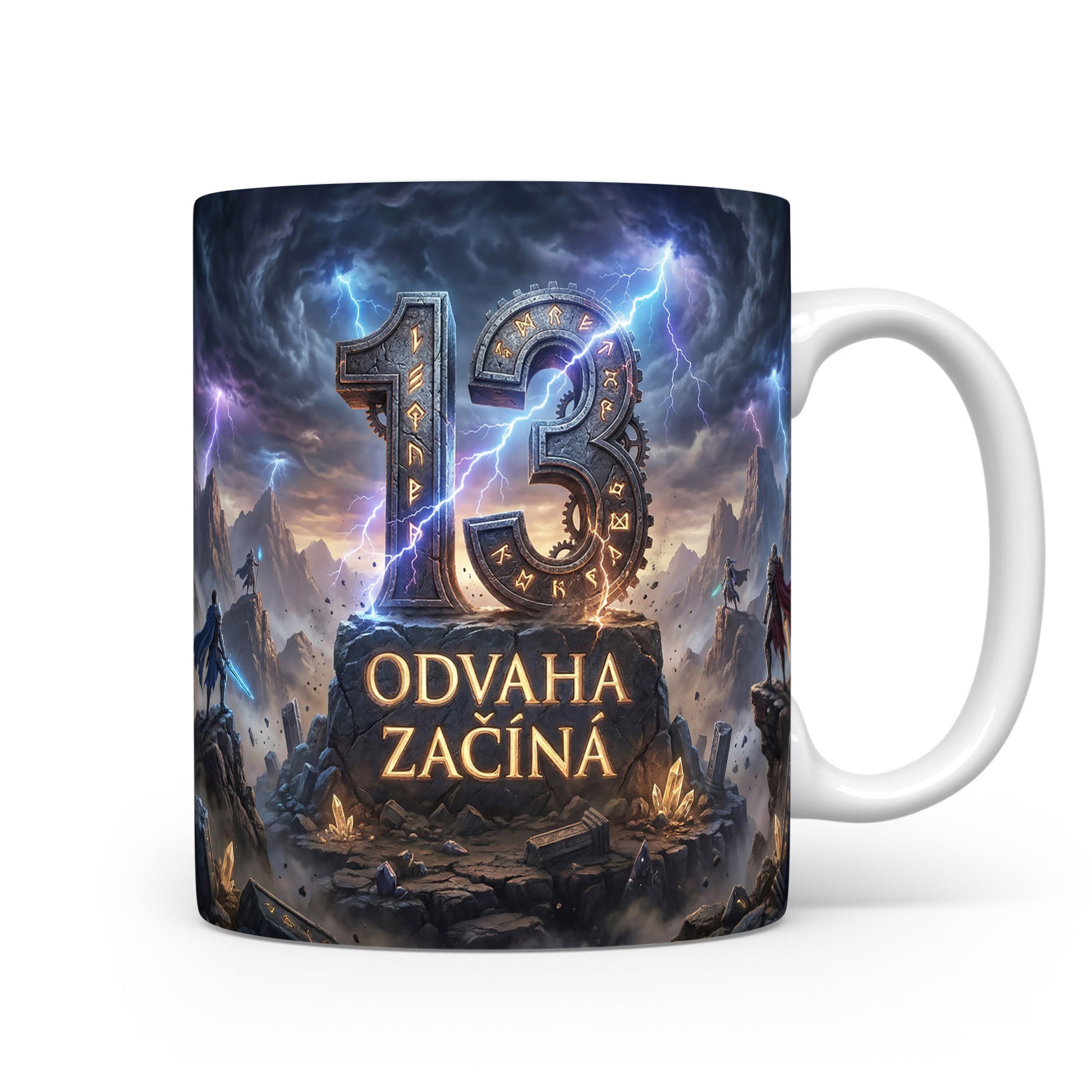 Narozeninový hrnek s číslem 13 a sloganem 'ODVAHA ZAČÍNÁ'.