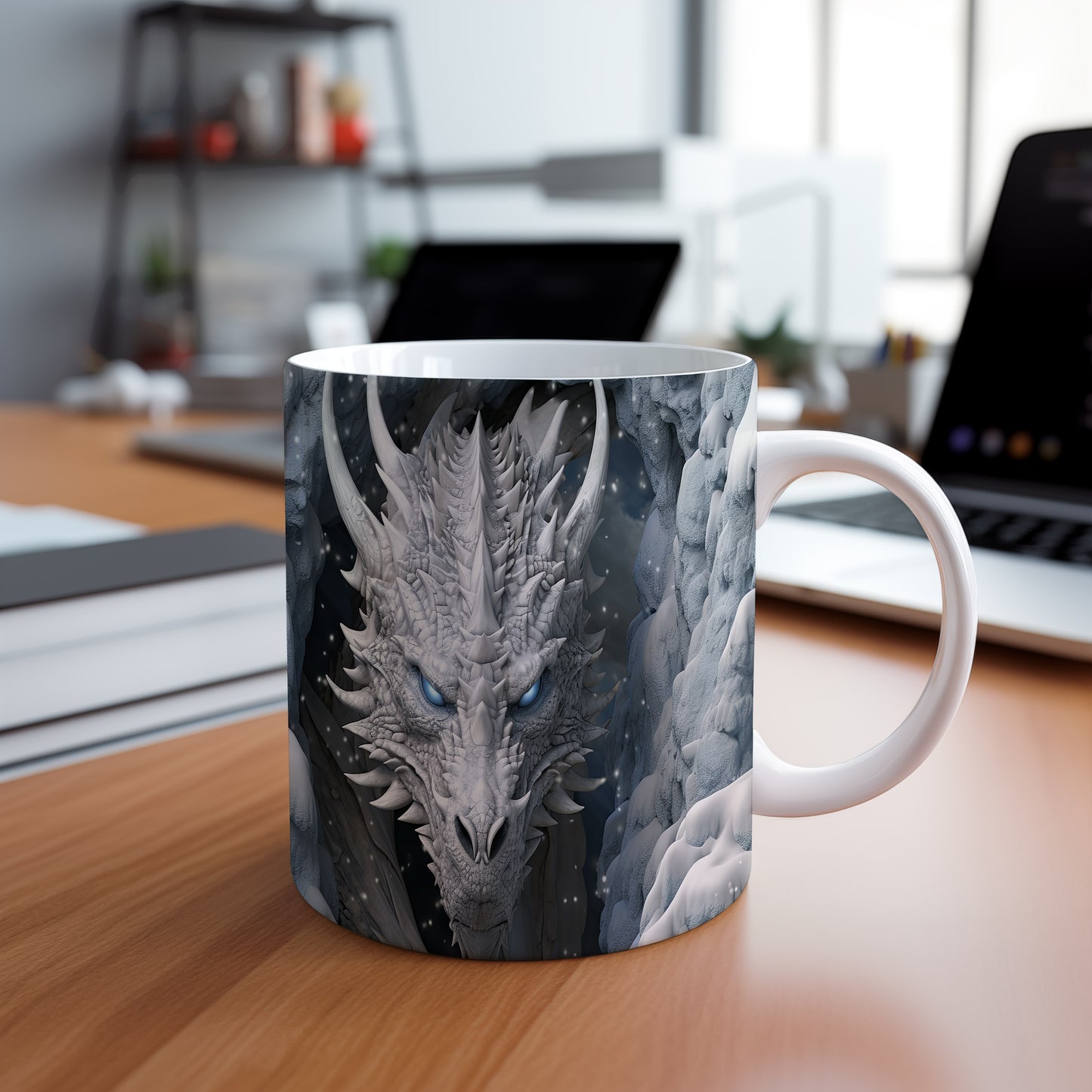 Hrnek s drakem v výrazném designu