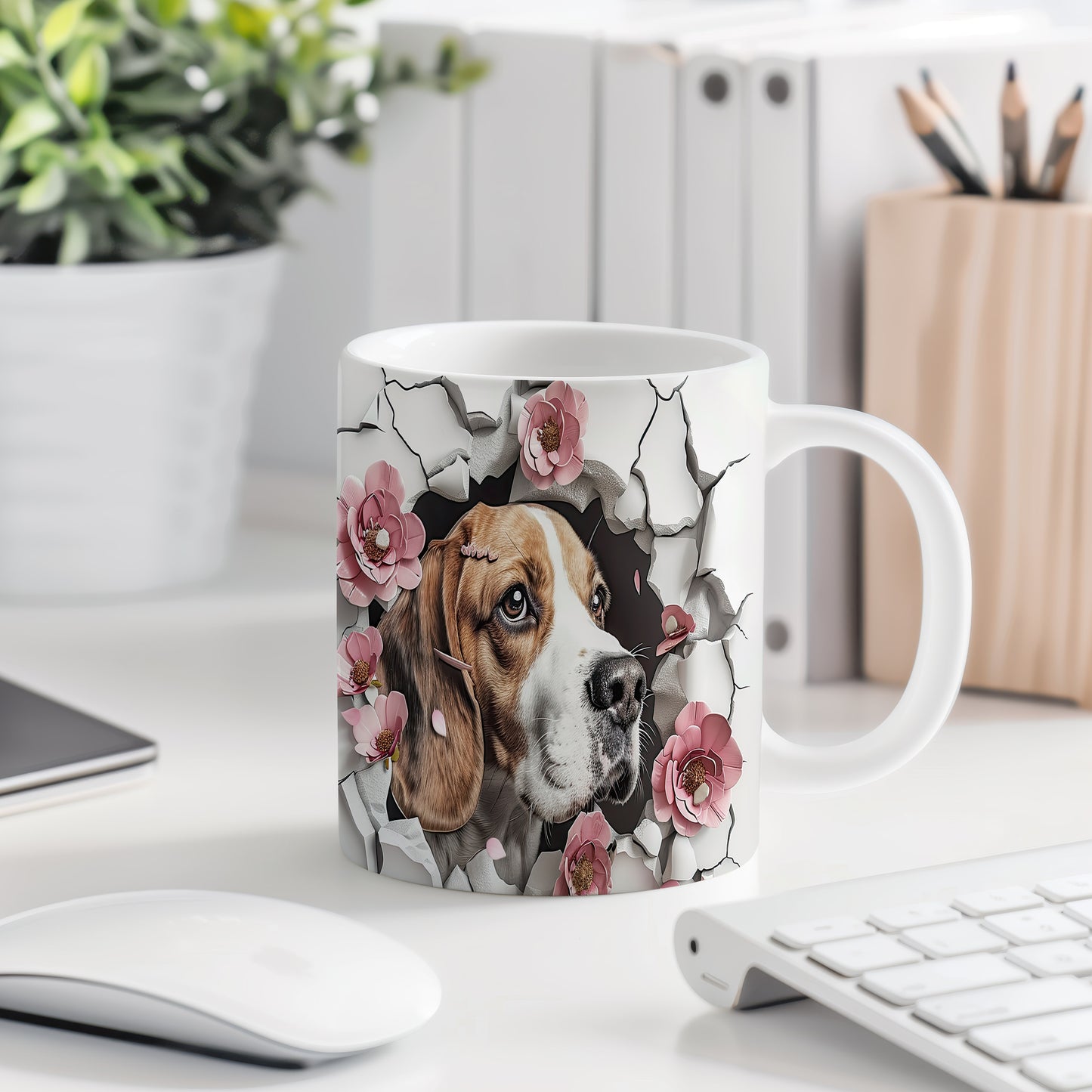 Hrnek s beagle psem a květinami