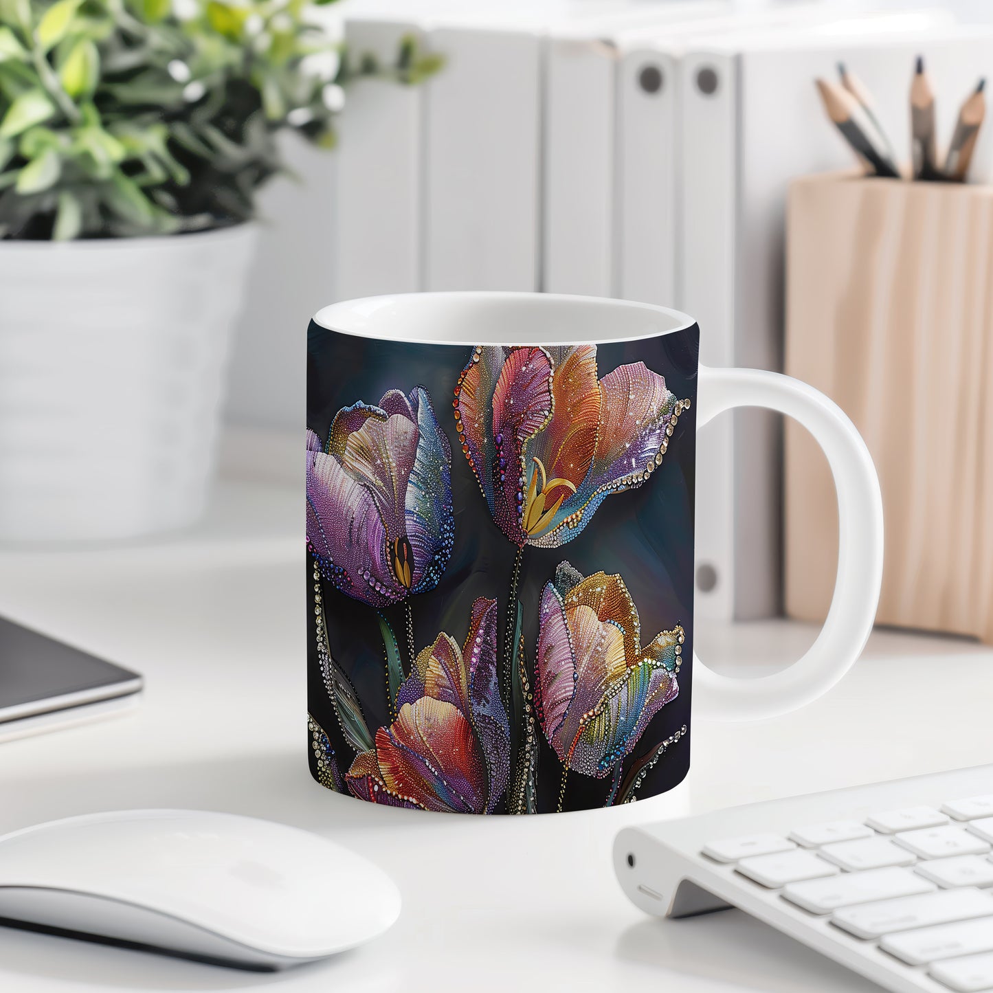 Hrnek s barevnými tulipány