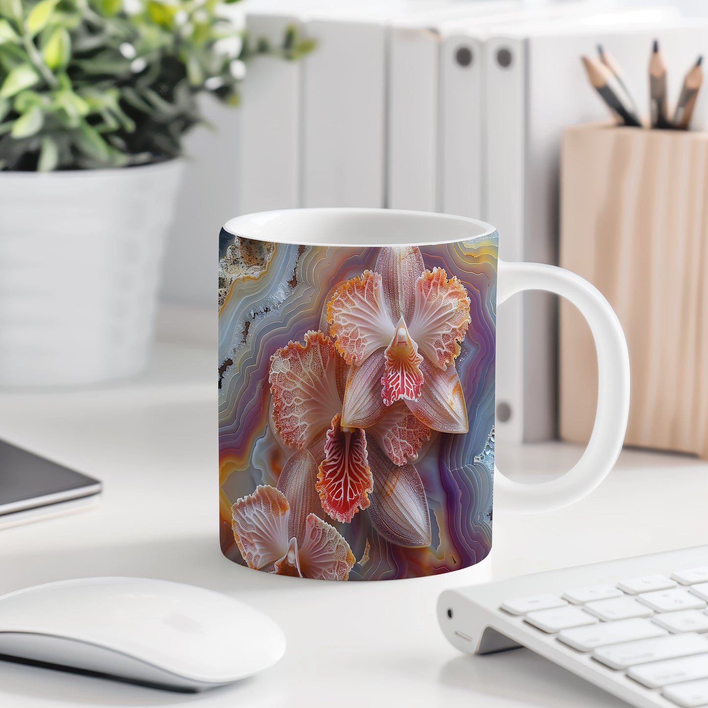Hrnek s květinovým motivem orchidejí – malířským vzhledem