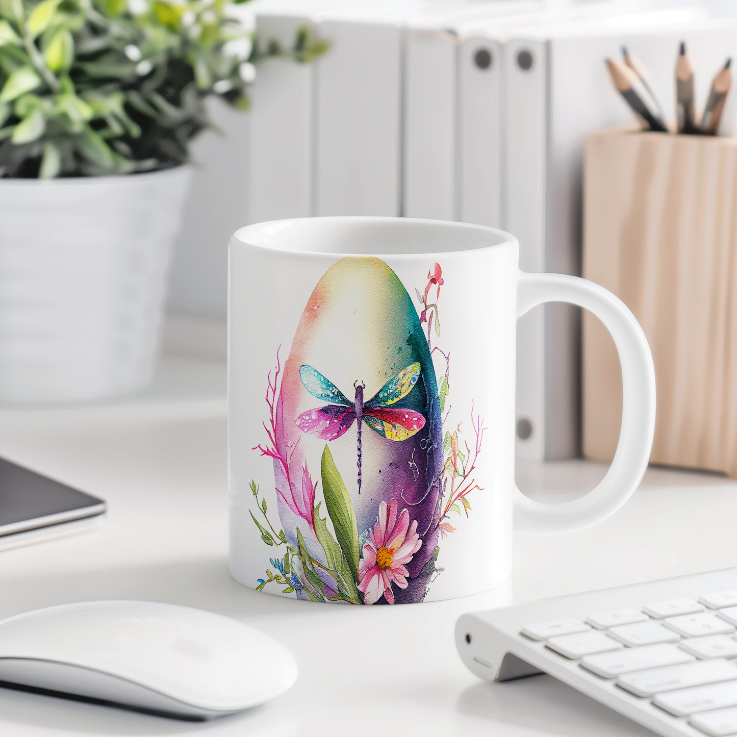 Hrnek s barevnými vážkami – výrazným designem