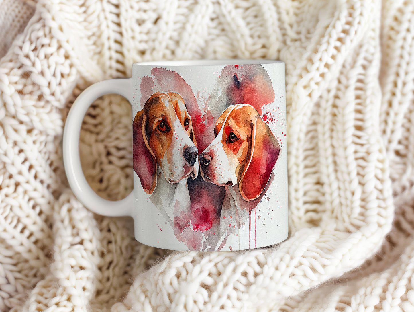Hrnek s beaglemi v akvarelovém stylu
