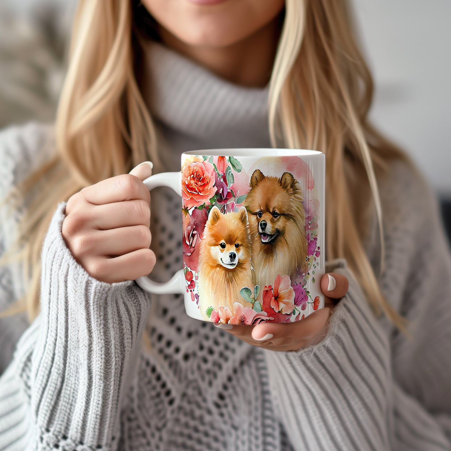 Hrnek s roztomilými pomeraniany a květinami