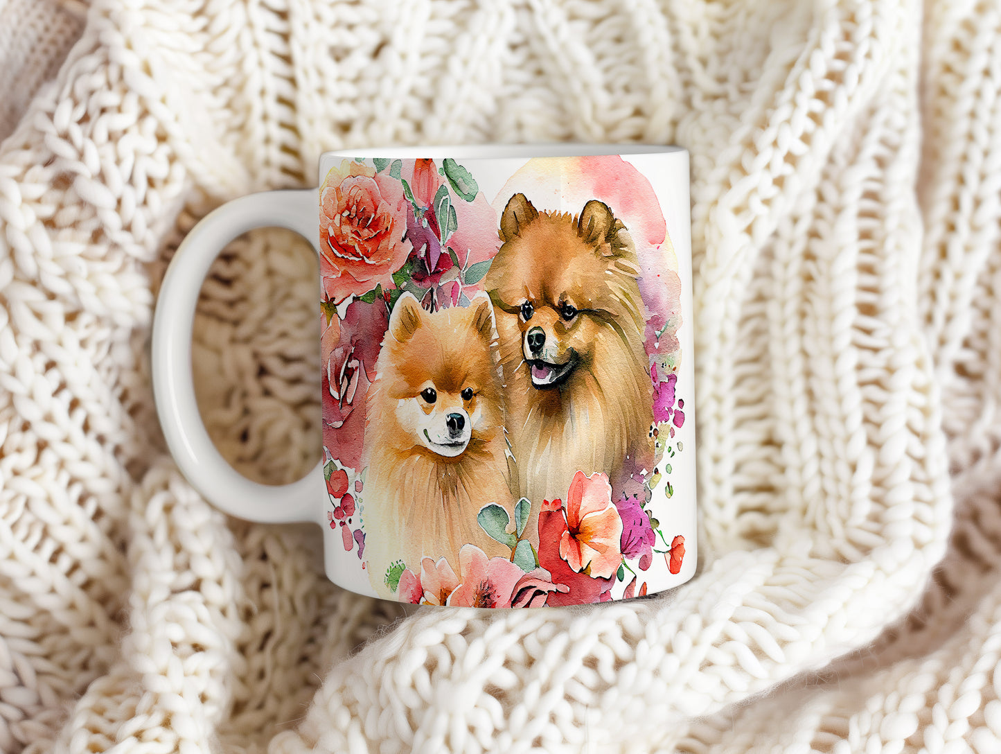 Hrnek s roztomilými pomeraniany a květinami