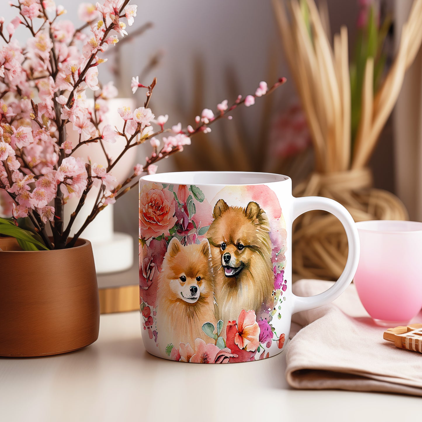 Hrnek s roztomilými pomeraniany a květinami