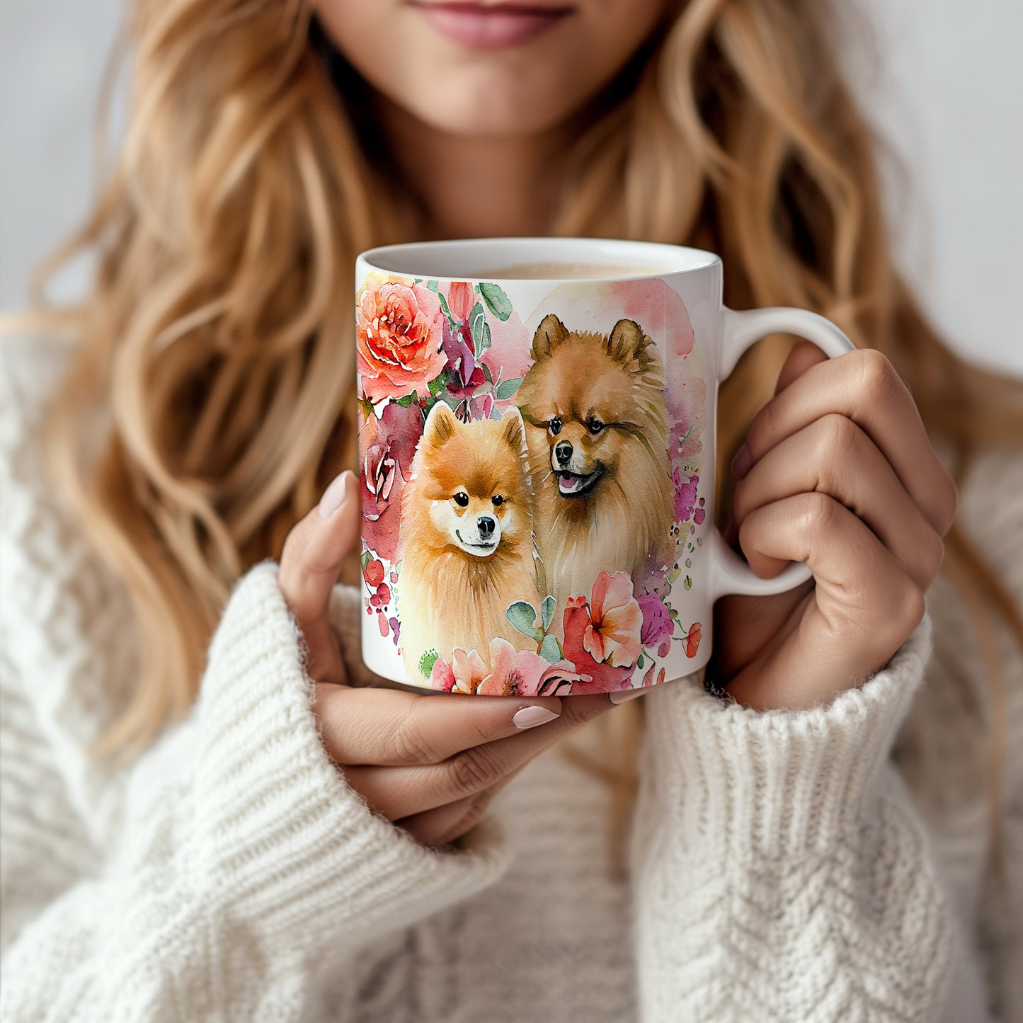 Hrnek s roztomilými pomeraniany a květinami