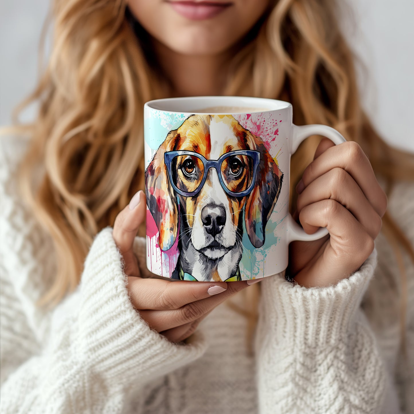 Hrnek s roztomilým beagle psem v brýlích – modrými detaily