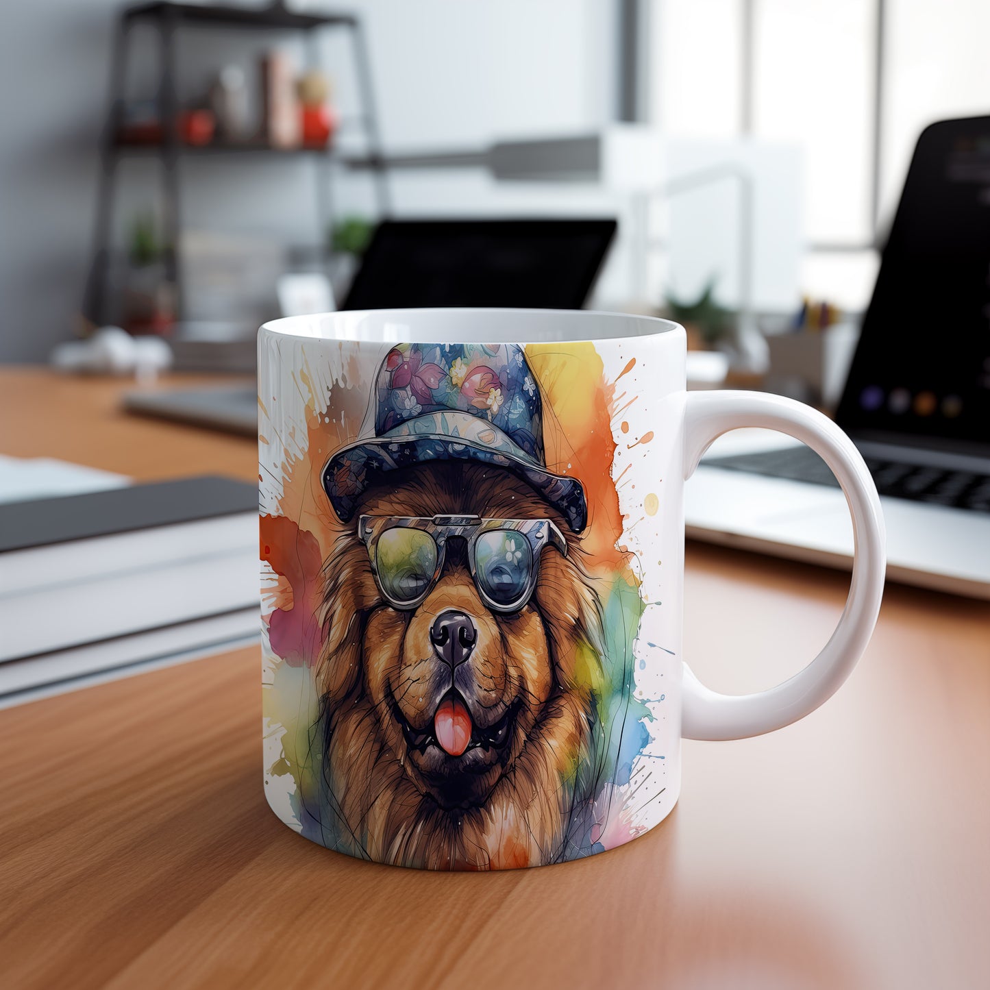 Hrnek s módním chow chow v klobouku