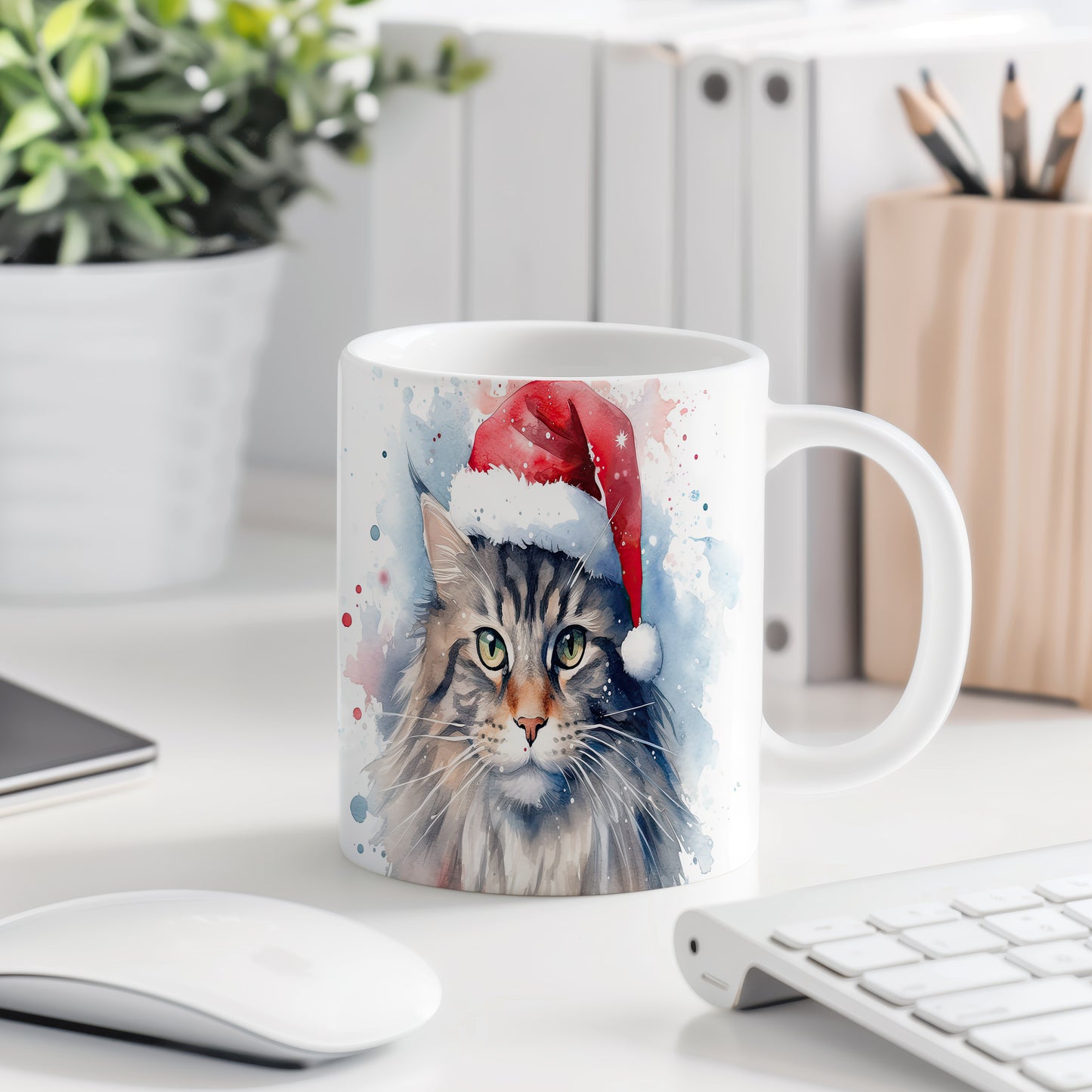Hrnek s kočkou v čepici Santa – modrými detaily