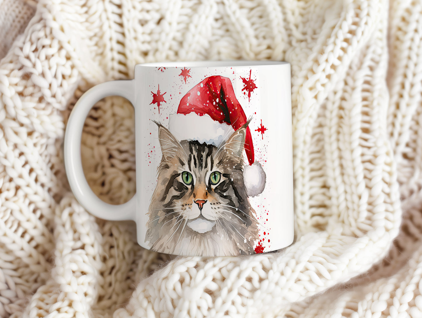 Hrnek s kočkou v čepici Santa Claus