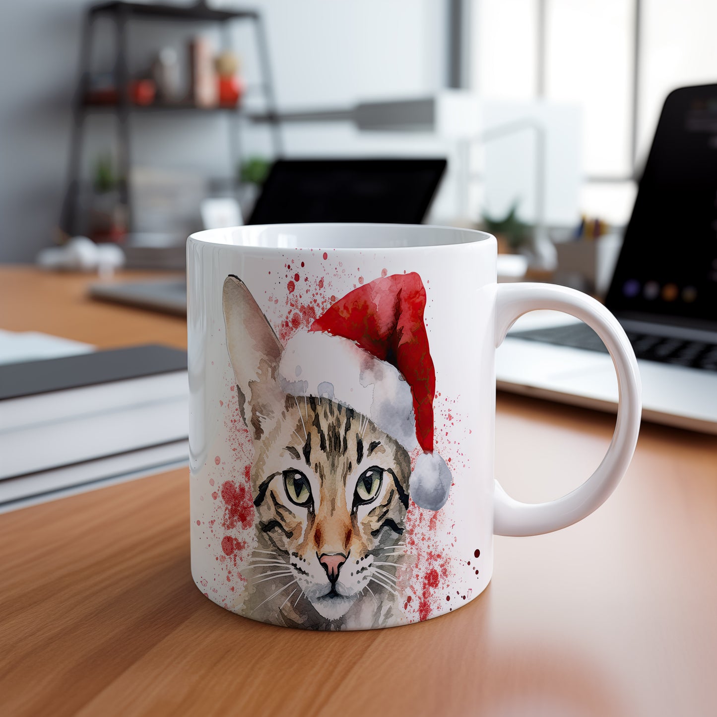 Hrnek s kočkou v čepici Santa – stylovým zpracováním