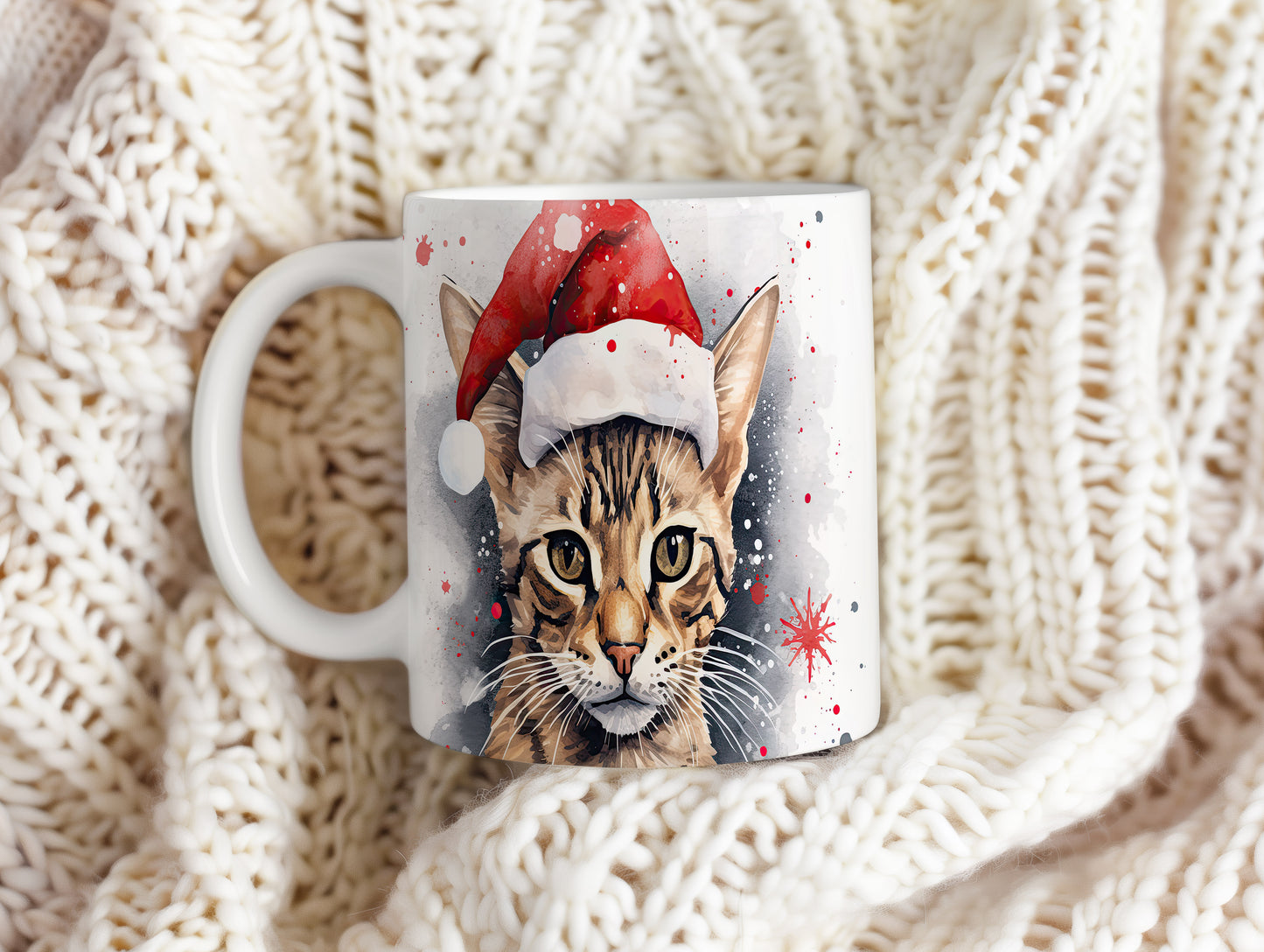 Hrnek s kočkou v čepici Santa – dárkovým tipem
