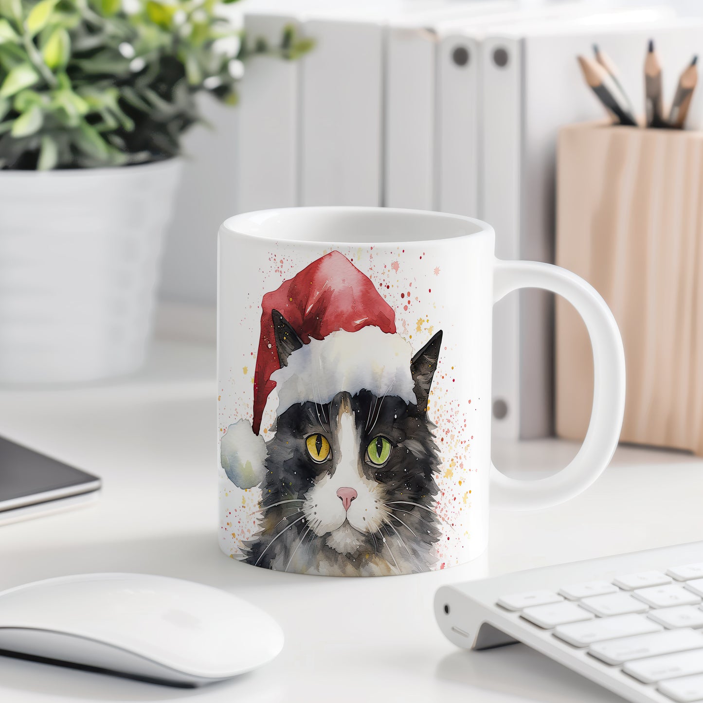 Hrnek s kočkou v Santa čepici – roztomilá digitální ilustrace