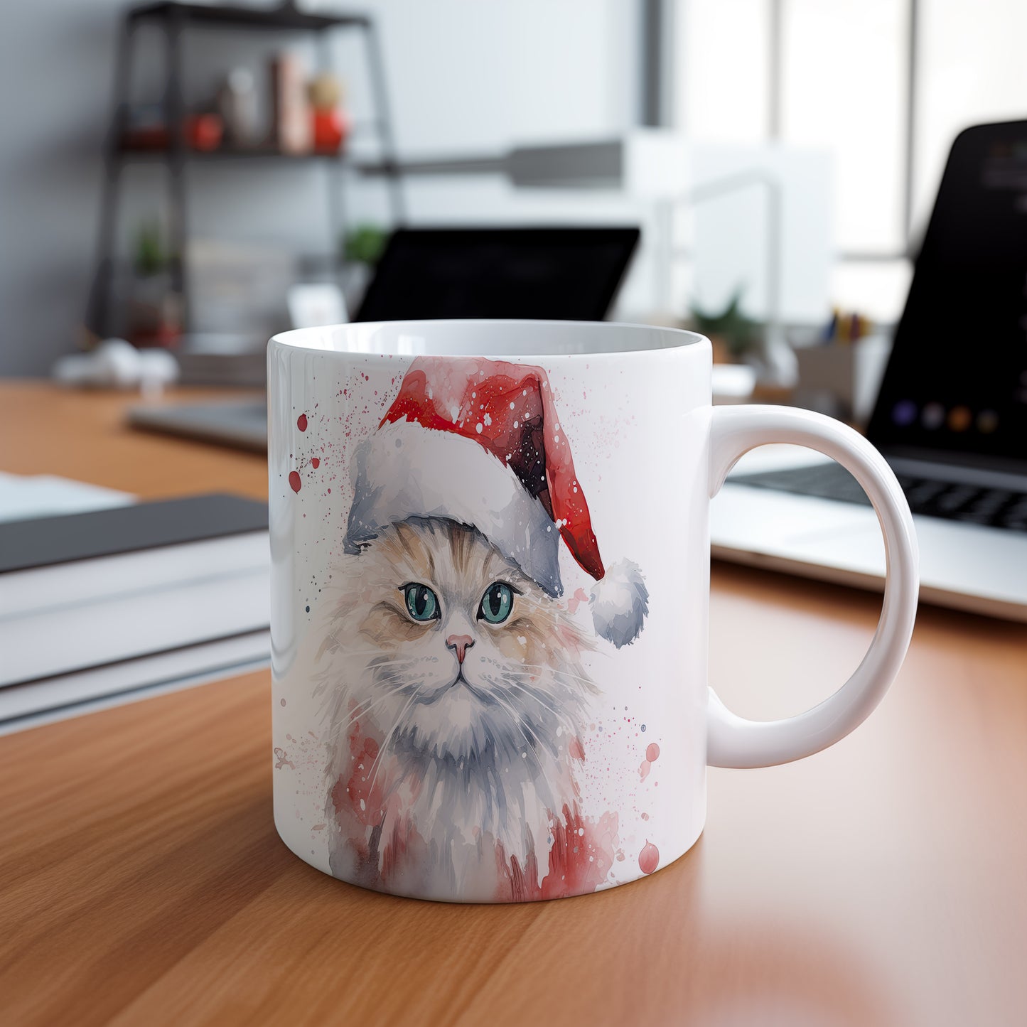 Hrnek s kočkou v Santa klobouku – kontrastním vzhledem