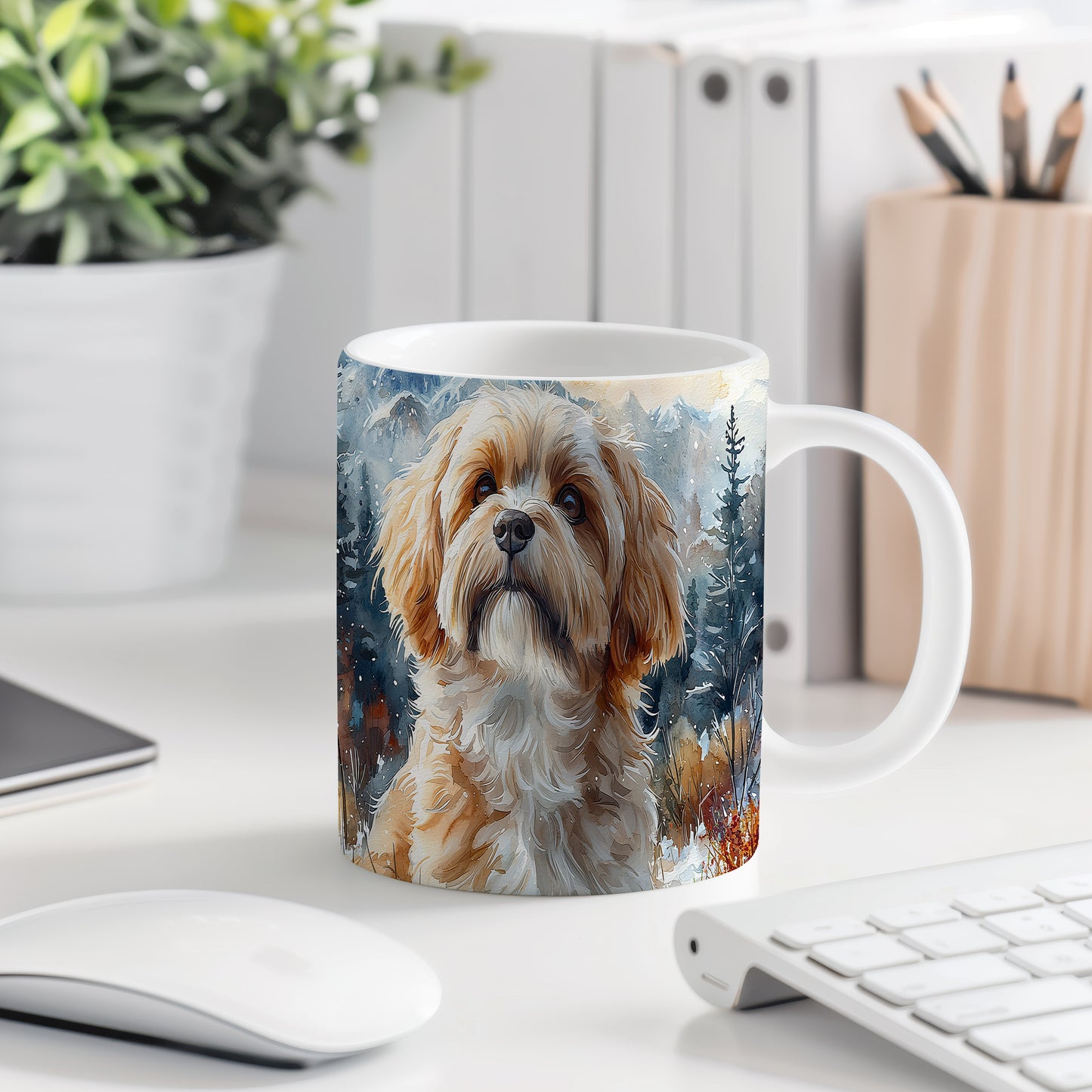 Hrnek s roztomilým Shih tzu v přírodě
