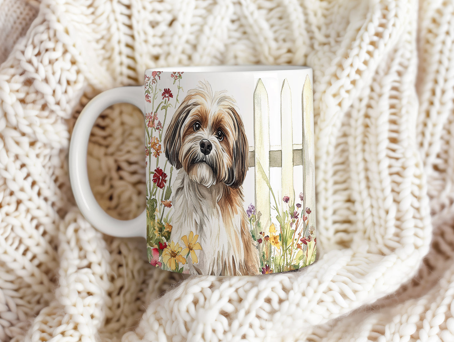 Hrnek s krásným Shih Tzu mezi květinami
