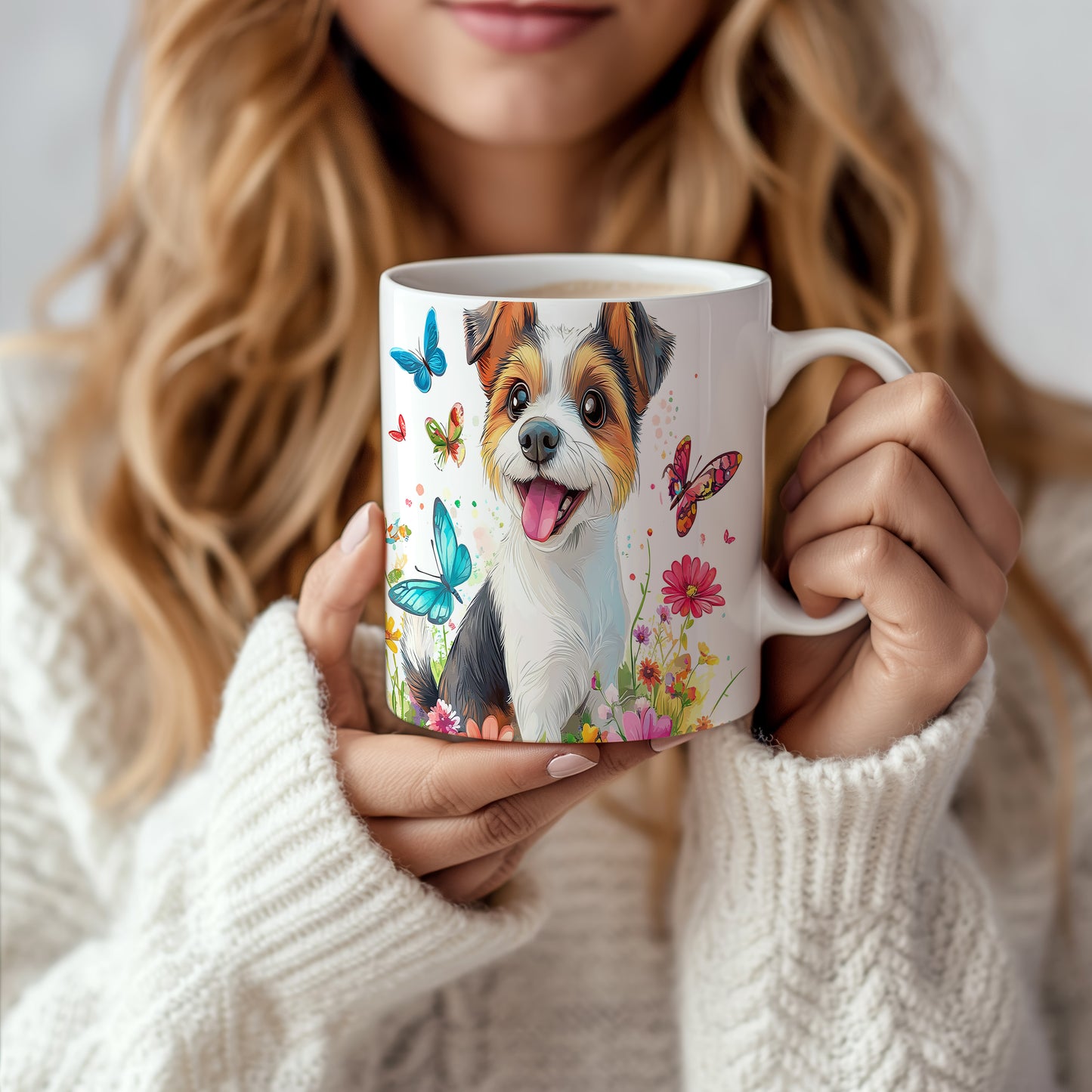 Hrnek s veselým Jack Russell teriérem a květinami v modrých tónech