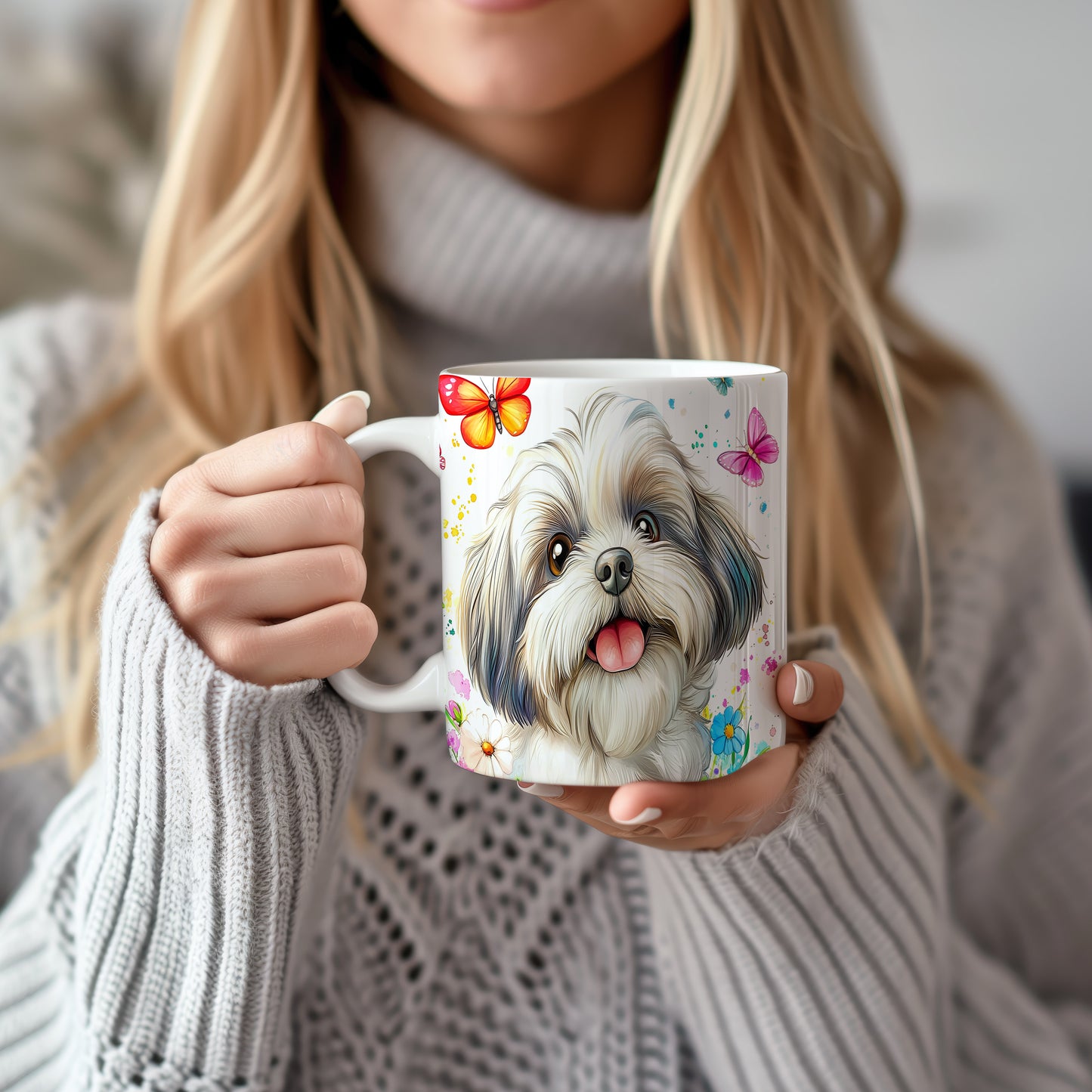 Hrnek s roztomilým shih tzu a květinami v veselých tónech