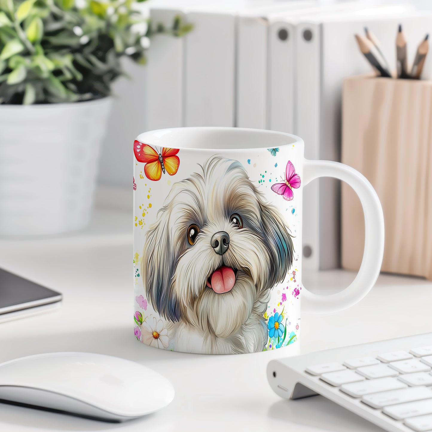 Hrnek s roztomilým shih tzu a květinami v veselých tónech