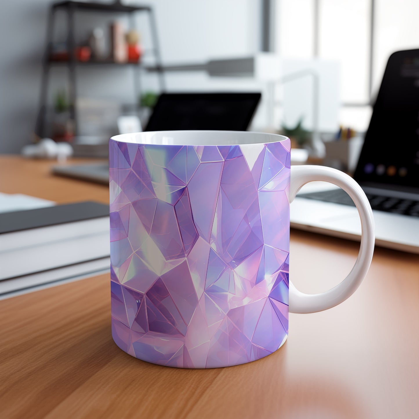 Hrnek s krystalickou mozaikou v fialových a růžových tónech a 3D efektem