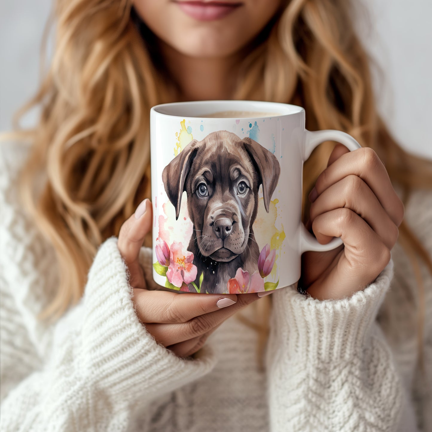 Hrnek s portrétem štěněte labradora a květinovým motivem