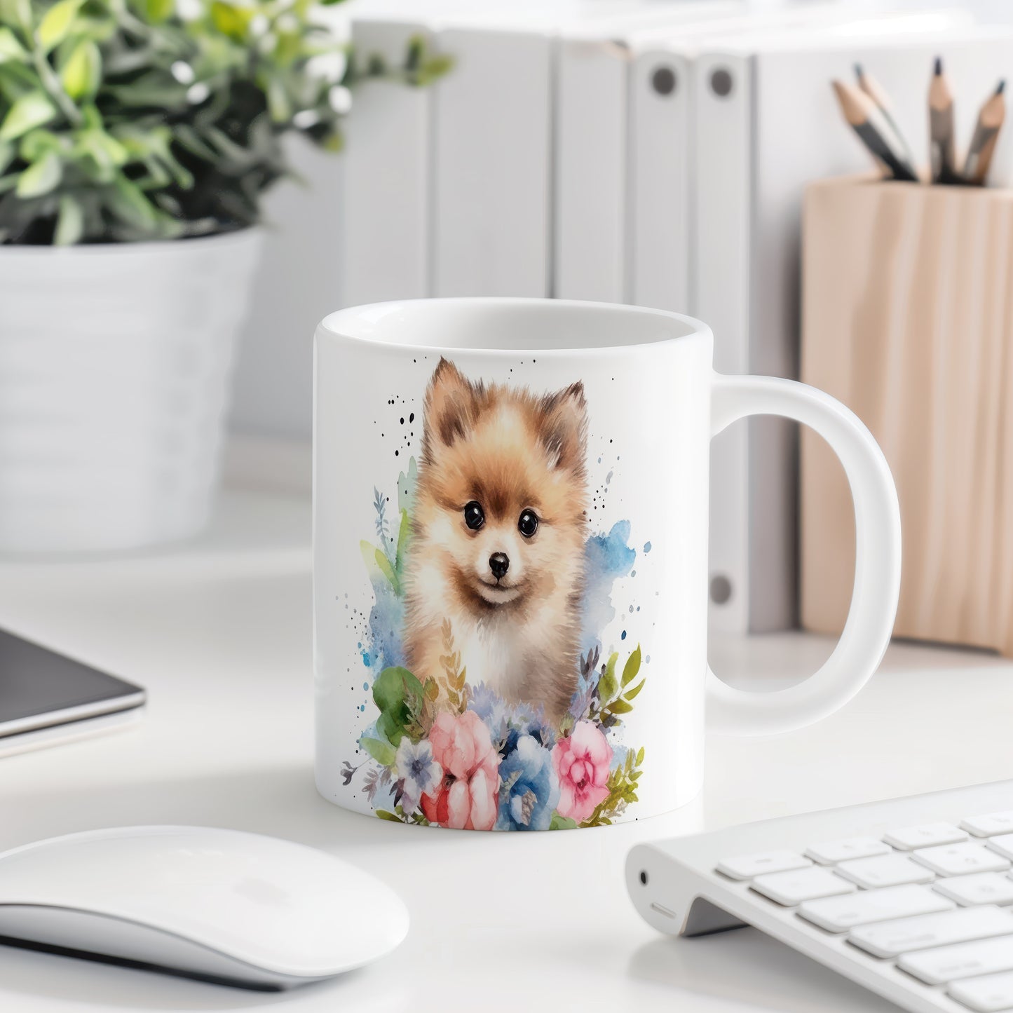 Hrnek s roztomilým pomeranianem a květinovým vzorem