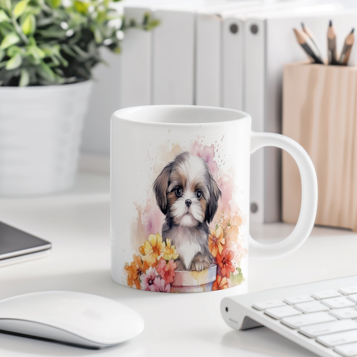Hrnek s roztomilým shih tzu a květinami v pastelových tónech