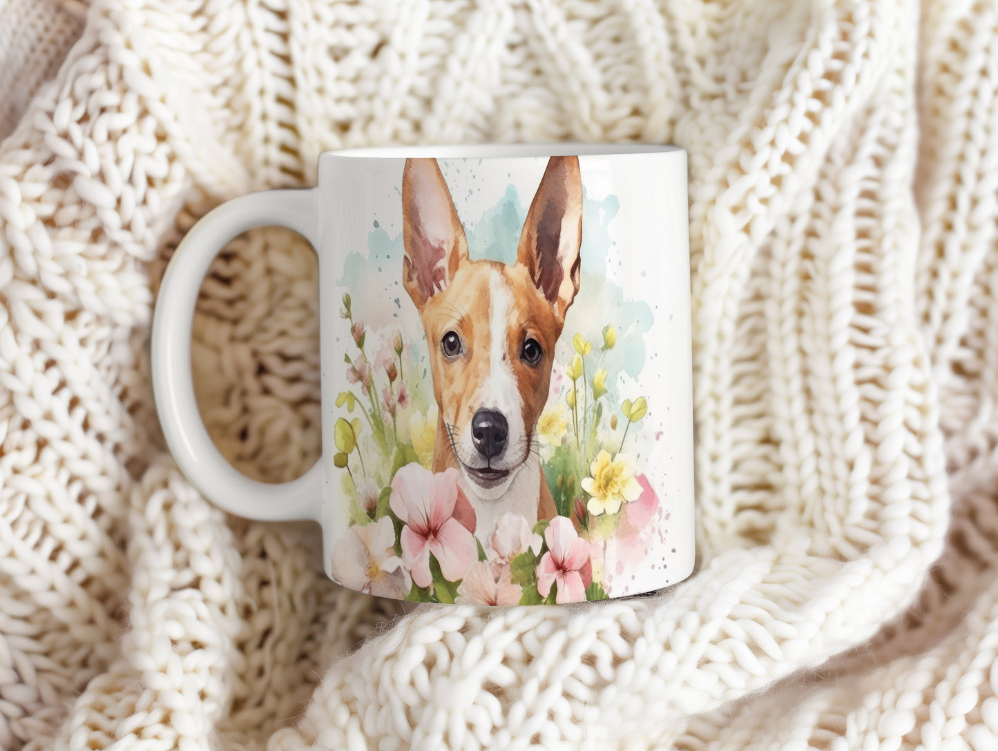 Hrnek s obrázkem basenji v květinovém motivu