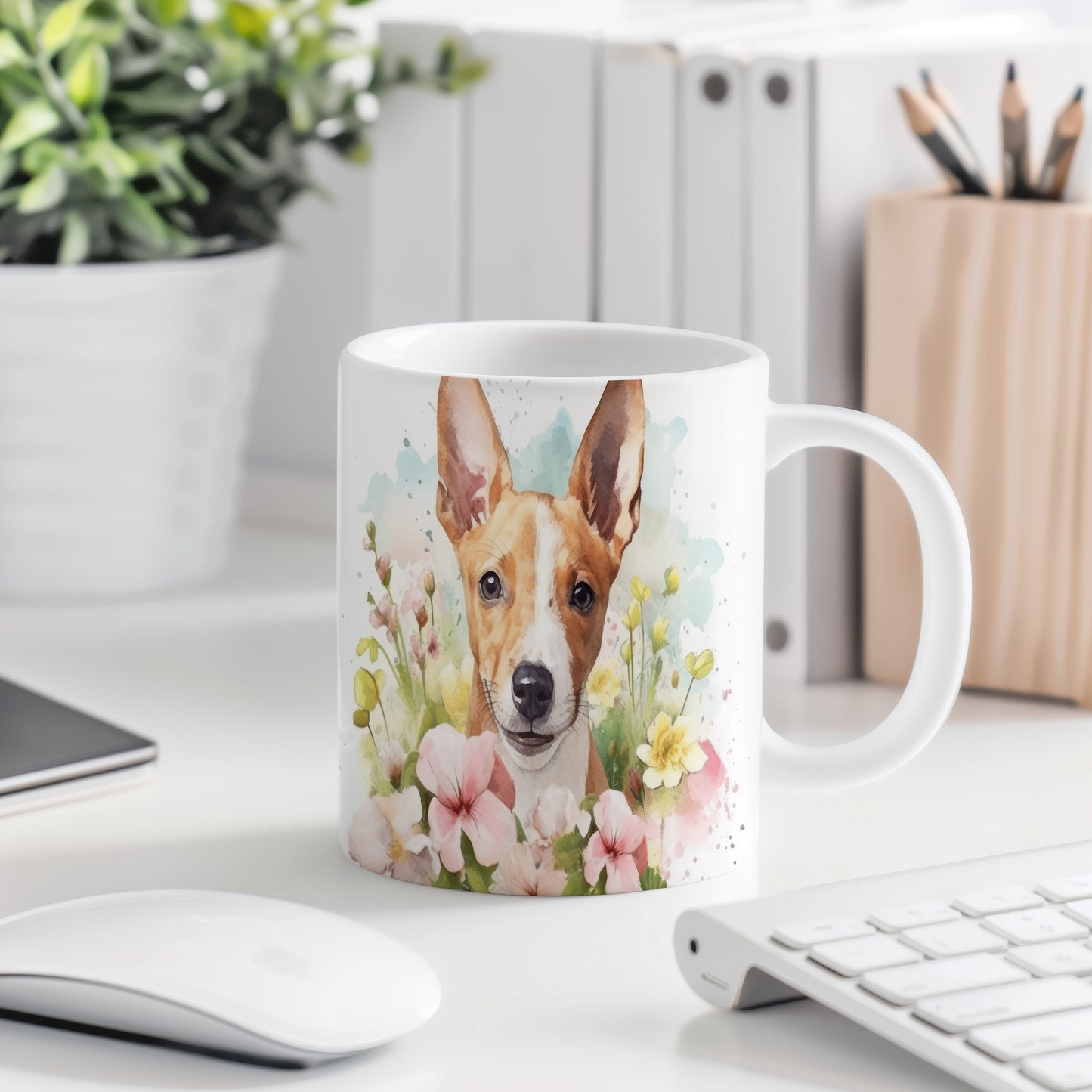 Hrnek s obrázkem basenji v květinovém motivu