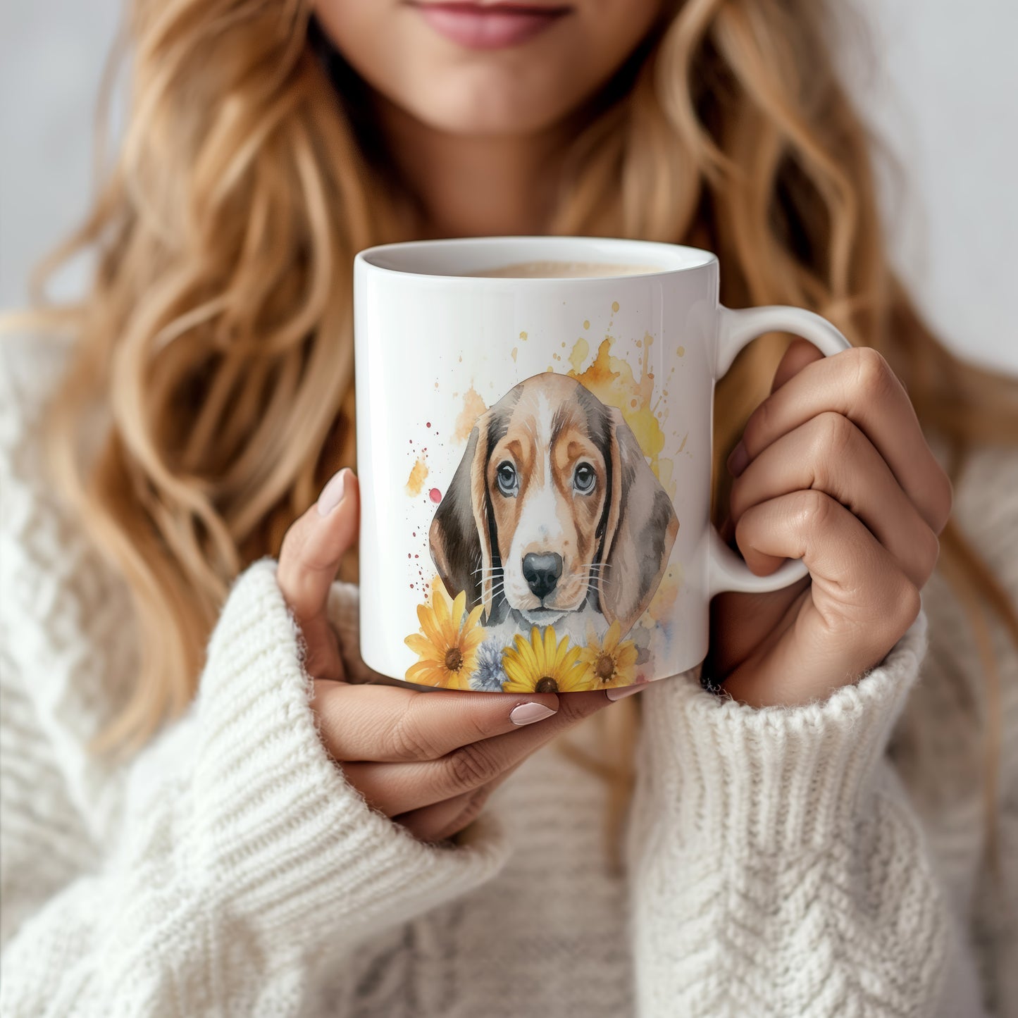 Hrnek s beagle štěnětem a květinovým motivem