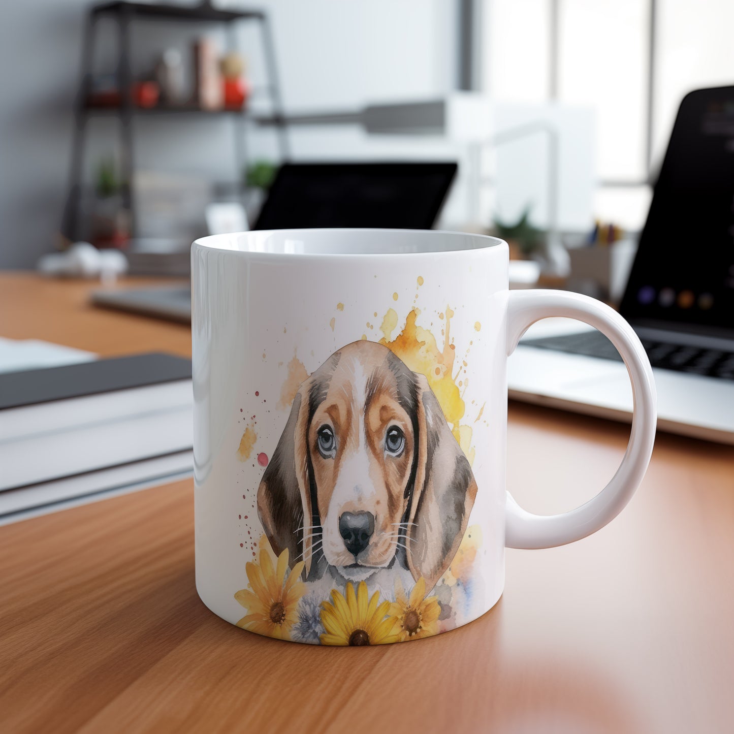 Hrnek s beagle štěnětem a květinovým motivem